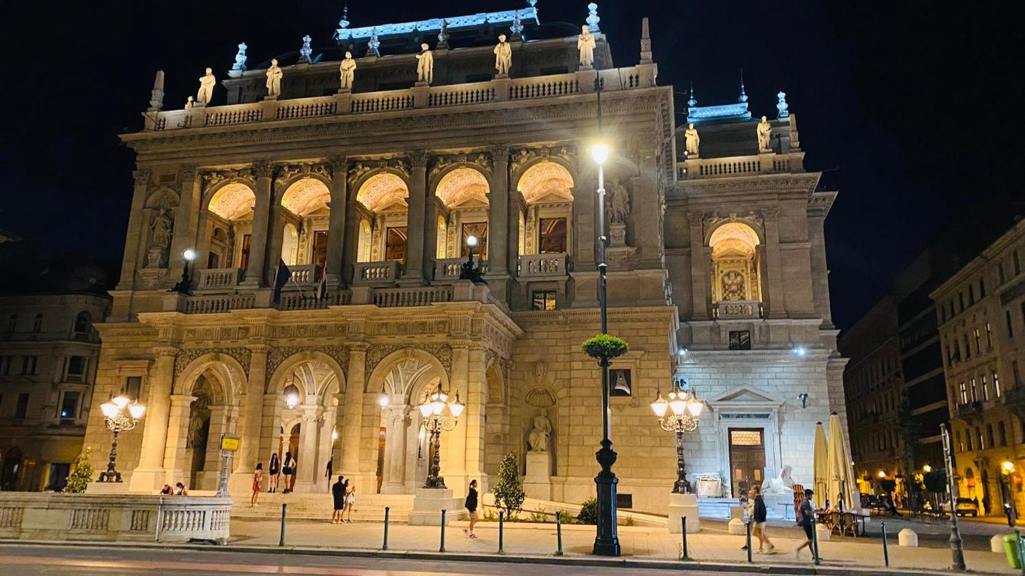 Perla Luxory 1. * Budapešť